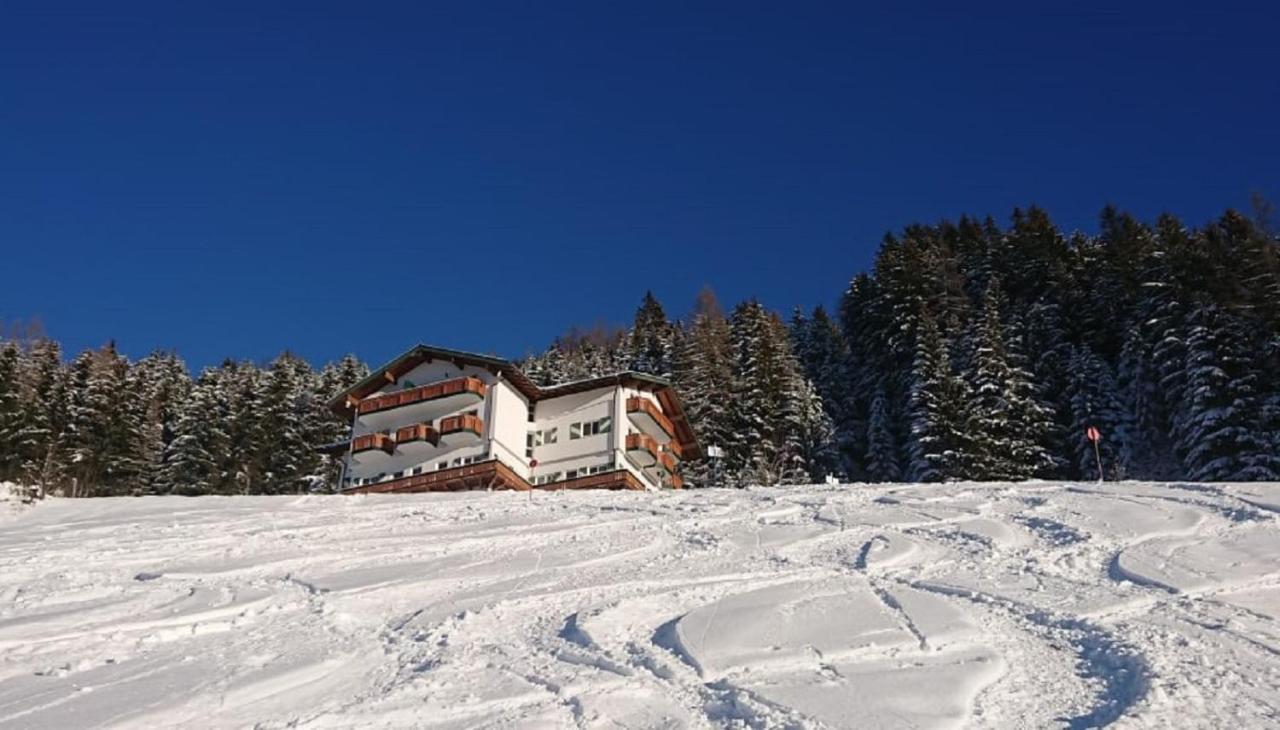 Hotel Hahnbaum Sankt Johann im Pongau Exterior foto