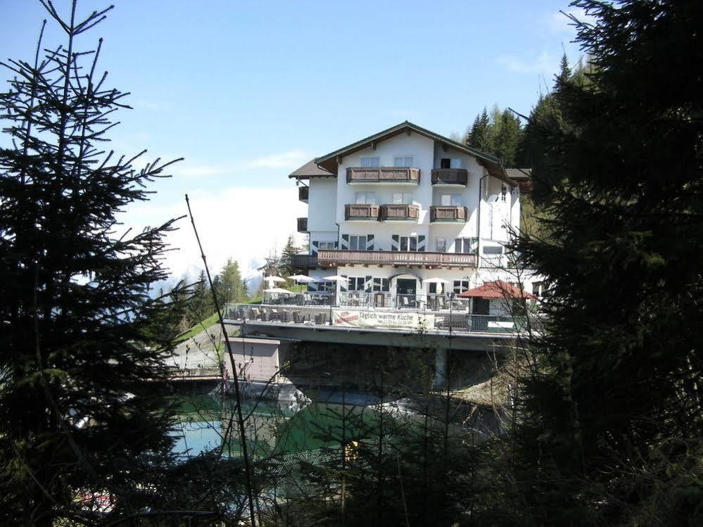 Hotel Hahnbaum Sankt Johann im Pongau Exterior foto