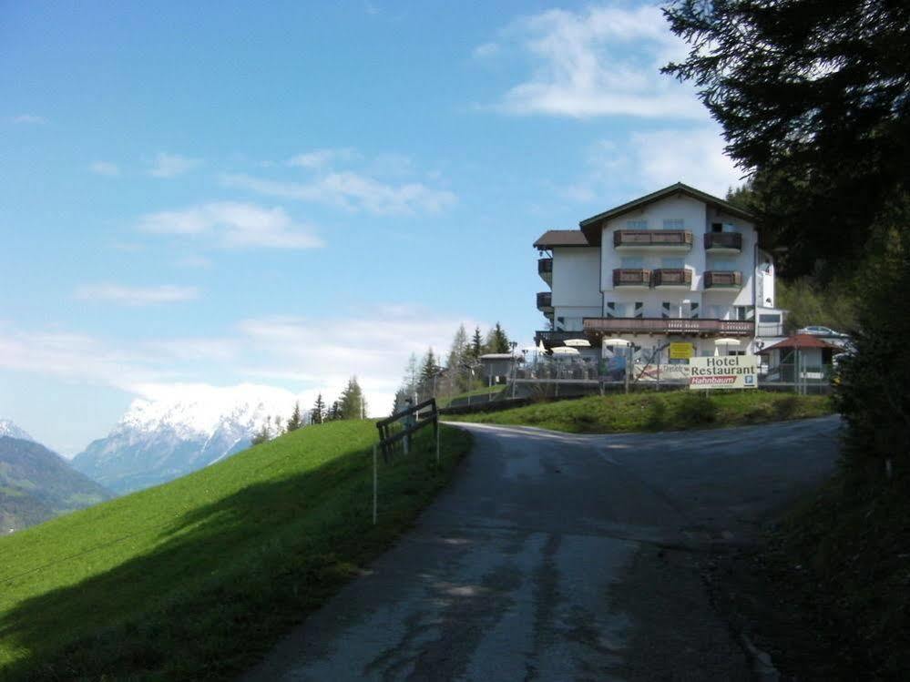 Hotel Hahnbaum Sankt Johann im Pongau Exterior foto